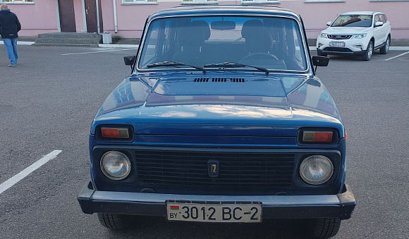 Лот № 1. Легковой автомобиль VAZ-21310 120-14 2006 года выпуска, объём двигателя 1690 м3, бензин, регистрационный знак 3012 ВС-2, тип - легковой джип, кузов (рама) ХТА21310060076257, цвет - синий, инв. №01510019.