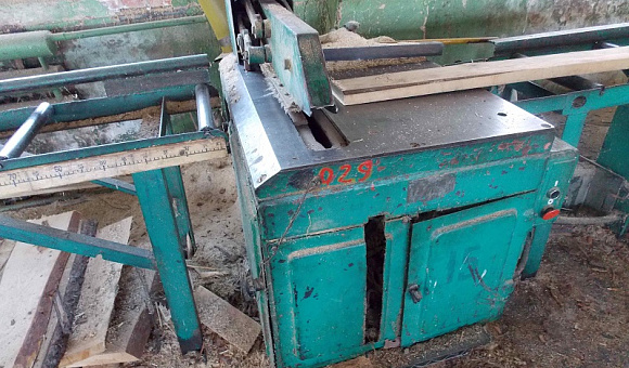 Лот №13. Станок круглопильный торцовочный с инв. № 29.