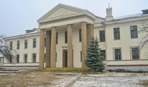 Комплекс капитальных строений (здание учебного корпуса, инв. № 222/С-15544; здание корпуса № 1, инв. № 222/С-15542)	 Поставский район, г.п. Воропаево, ул. Ленинская, д. 131