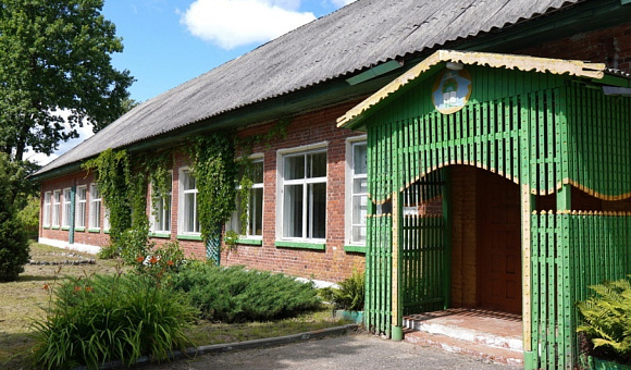 омплекс капитальных строений Плинской средней школы, шачский район, дер. Двор Плино, ул. Школьная, 2