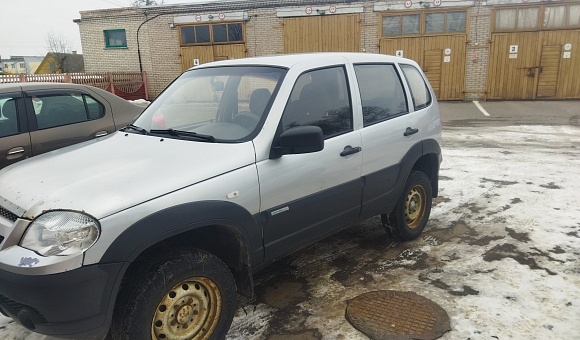 Лот № 1. Легковой автомобиль CHEVROLET NIVA, 2012 года выпуска, регистрационный номер 2896 ЕВ-2, тип ТС – легковой джип, цвет – серебристый металлик, кузов (рама) № Х9L212300C0398190, инв.№0151009.