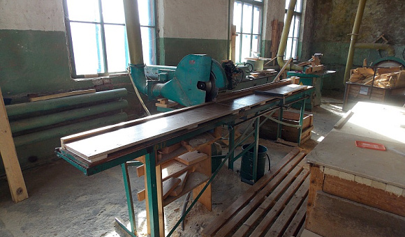 Лот №11. Станок круглопильный торцовочный с инв. № 17.