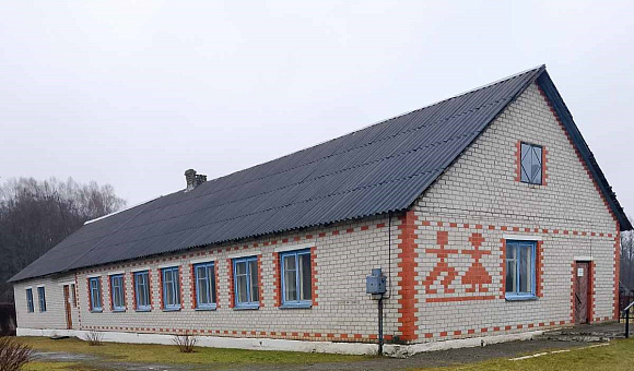 Комплекс капитальных строений Замошская базовая школа Браславского района (три здания), Браславский р-н, д.Замошье, ул.Школьная 13/1, 13; ул.Дачная, 1