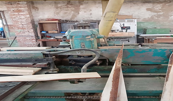 Лот №10. Станок шипорезный односторонний Ш0 16-4 с инв. № 18. Лот №10. Станок шипорезный односторонний Ш0 16-4 с инв. № 18.