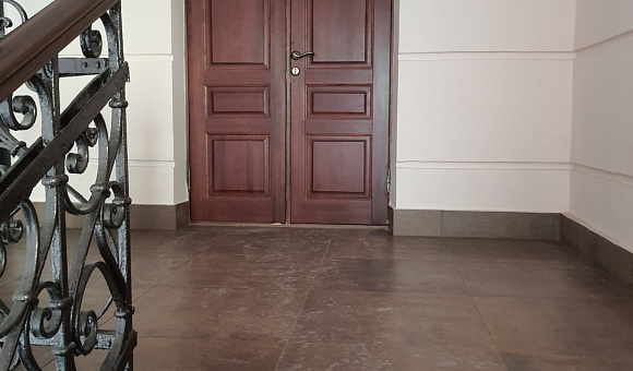 Лот №1. Право заключения договора аренды сроком на 3 года части изолированного помещения, расположенного на 3-ем этаже по адресу:  г. Витебск, ул. Толстого, 1, с инвентарным номером 200/D-183204, площадью 128,2 кв.м. 