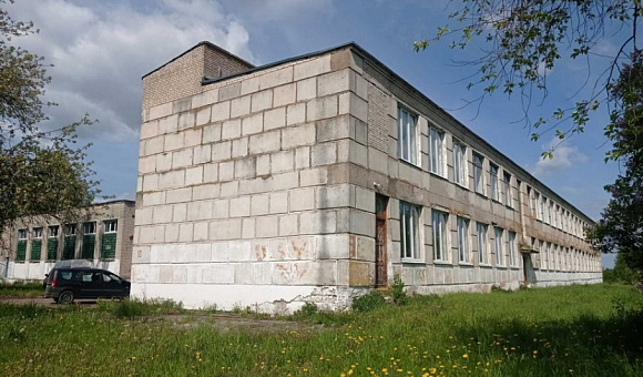 Комплекс капитальных строений ГУО «Яковлевичский детский сад – средняя школа Оршанского района» (здание школы, наружная теплотрасса), инв. №№ 240/C-38337, 240/C-44962 Оршанский район, Зубовский с/с, д. Яковлевичи, ул. Сержантова, 12	