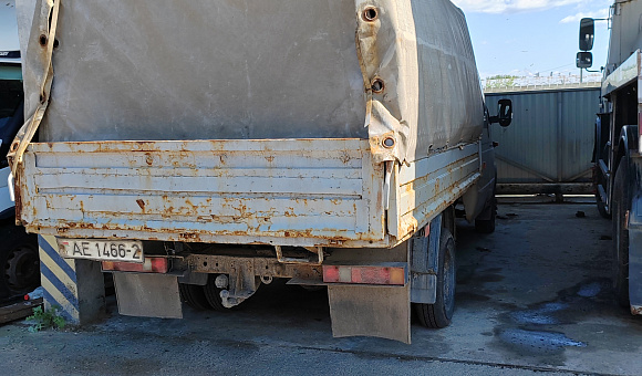 Лот 40. Автомобиль грузовой бортовой тентовый GAZ 330232 и материалы