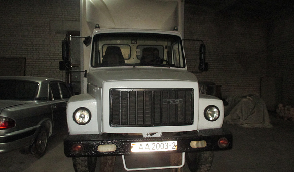 Лот №3. Грузовой специальный фургон изотермический GAZ-377030, 2005 г.в., peг. знак АА2003-2, кузов (рама) X9437703050005074 33090050888697, цвет – белый.