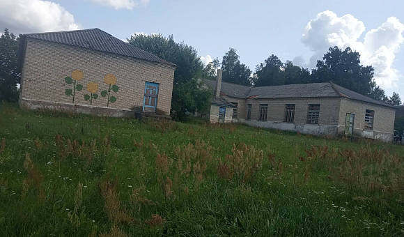 Здание школы, инв. 01010001 Поставский район, Юньковский с/с, д. Груздово, ул. Школьная,8