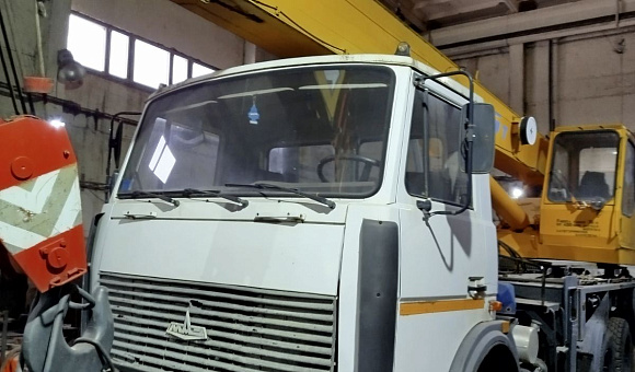 Грузовой специальный автокран MAZ 6303 A3-345 KS35713- 6K Грузовой специальный автокран MAZ 6303 A3-345 KS35713- 6K