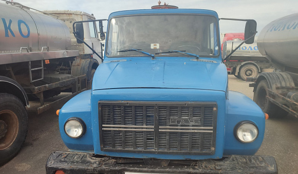Лот №35. Автомобиль грузовой цистерна ГАЗ-3307 и материалы