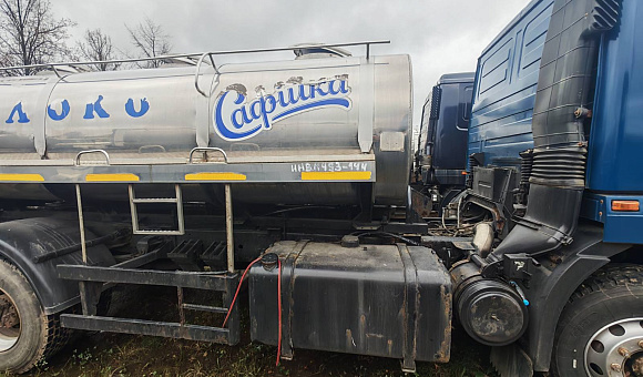 Лот № 16. Автомобиль грузовой цистерна МАЗ 5340В3 АЦИП 7,7 АК 1889-2 2015 гв 2ТК0021690 и материалы