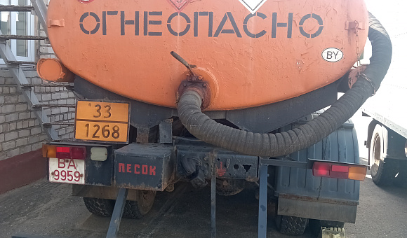 Лот № 1. Грузовая специальная цистерна (топливозаправщик) КАМАЗ  5320, 1990 года выпуска