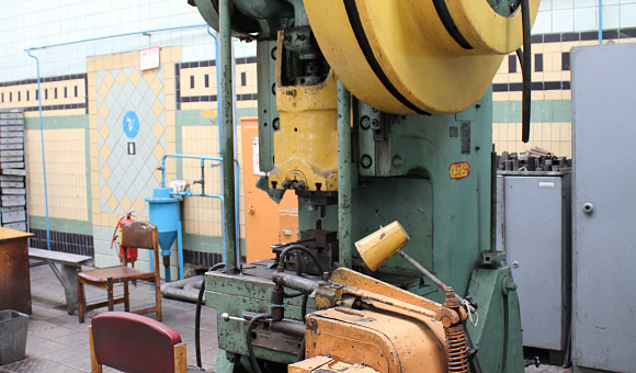 Пресс кривошипный КВ-235, 5,874 тн инв.№13234