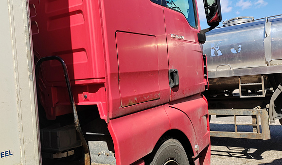 Лот №66. грузовой седельный тягач MAN TGX 18,400, рег. знак АВ 6769-2, № кузова (рамы) WMA06XZZ49М537374, год выпуска 2008 (инв. № 000014086) 1 шт полуприцеп фургон изотермический CRONE SDR 27 рег. знак А 1960 А-2 № кузова (рамы) WKECD000000405317. год вы