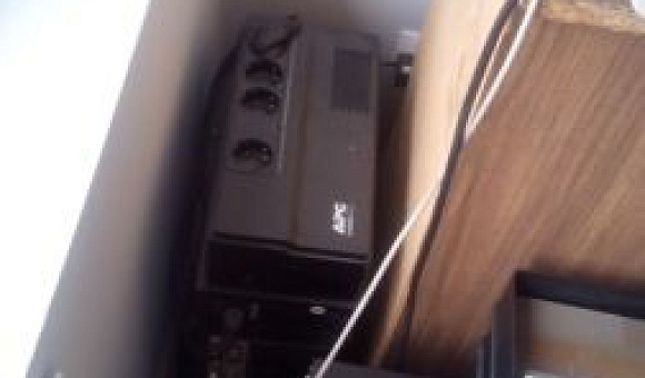 Блок бесперебойного питания UPS APC Блок бесперебойного питания UPS APC